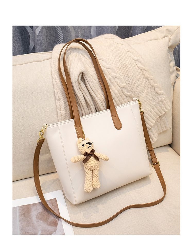 Женская искусственная кожа большой емкости Tote сумка с плюшевым мишкой Шарм